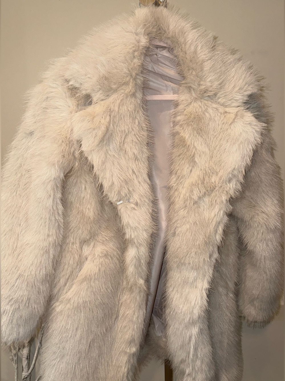 Commense Women's Faux Fur Coat in Light Beige - Luxe style 2/0019